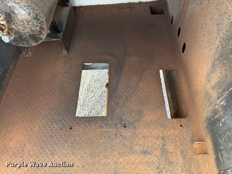 image for item EW7593 2015 Ford F550 Super Duty utility / service truck