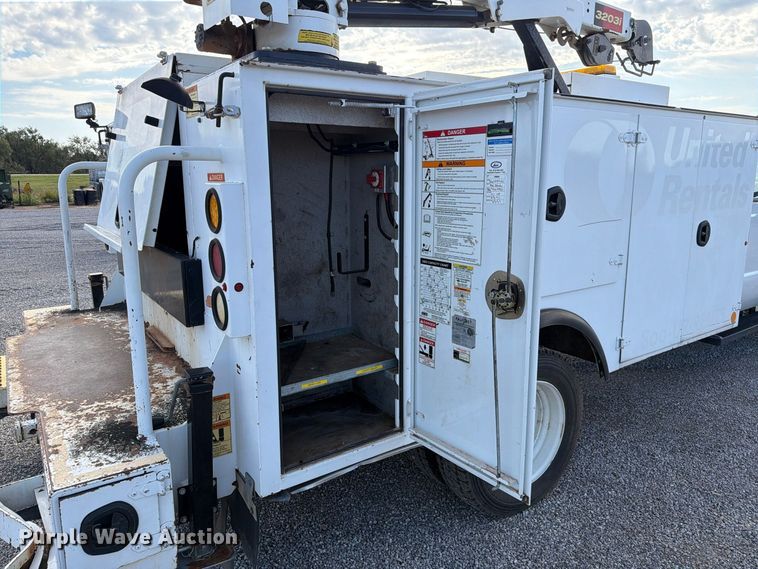 image for item EW7593 2015 Ford F550 Super Duty utility / service truck