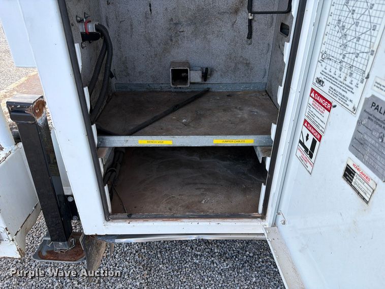 image for item EW7593 2015 Ford F550 Super Duty utility / service truck