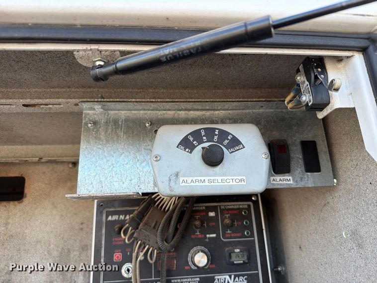 image for item EW7593 2015 Ford F550 Super Duty utility / service truck