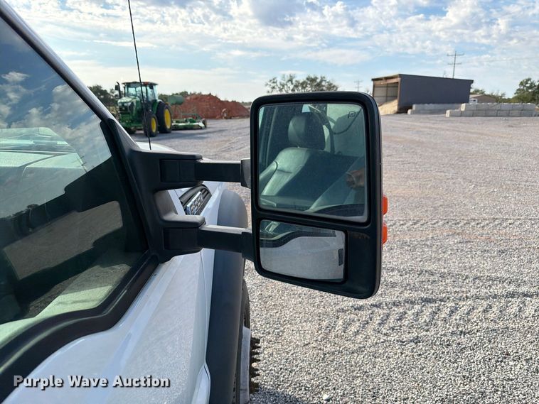 image for item EW7593 2015 Ford F550 Super Duty utility / service truck