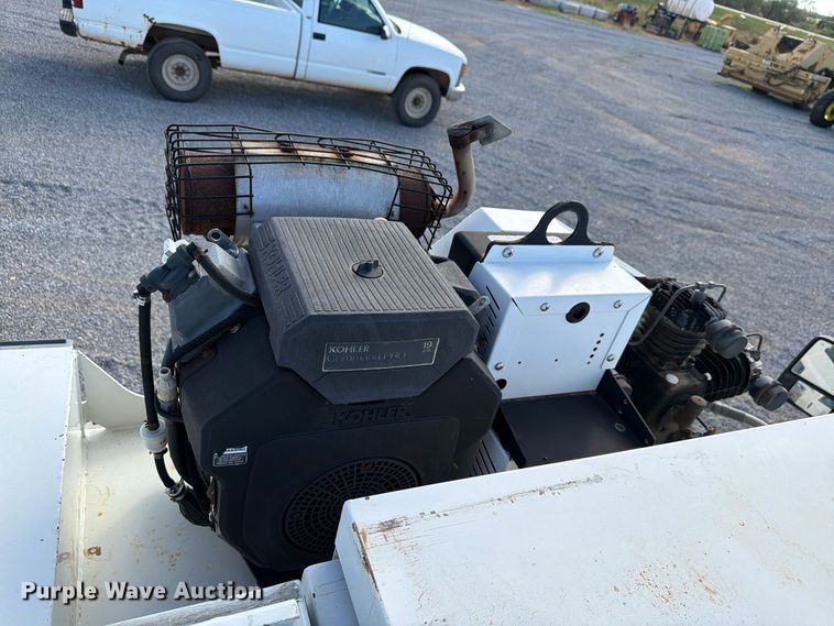 image for item EW7593 2015 Ford F550 Super Duty utility / service truck