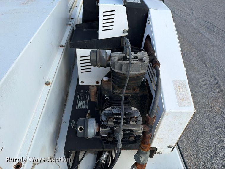 image for item EW7593 2015 Ford F550 Super Duty utility / service truck