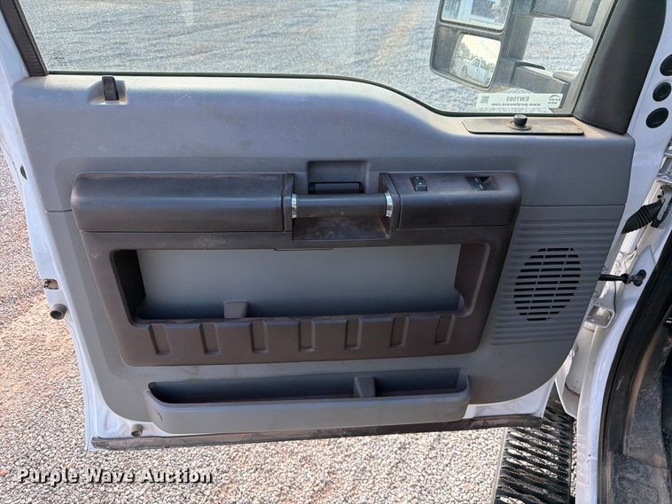 image for item EW7593 2015 Ford F550 Super Duty utility / service truck