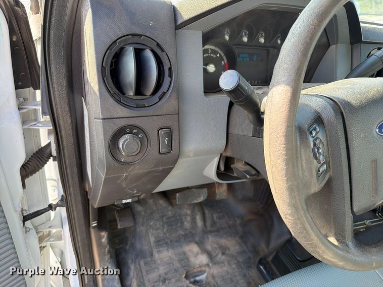 image for item EW7593 2015 Ford F550 Super Duty utility / service truck