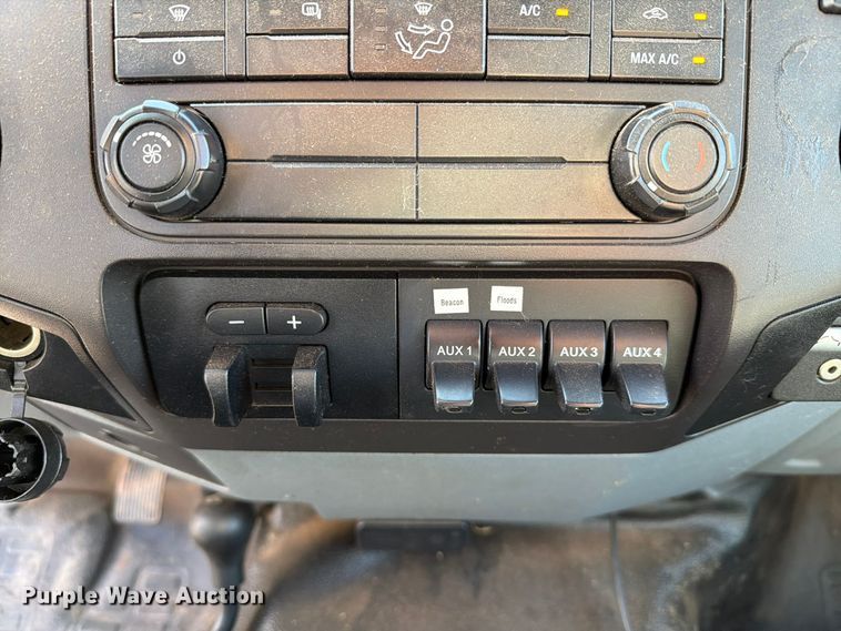 image for item EW7593 2015 Ford F550 Super Duty utility / service truck