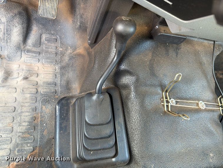 image for item EW7593 2015 Ford F550 Super Duty utility / service truck