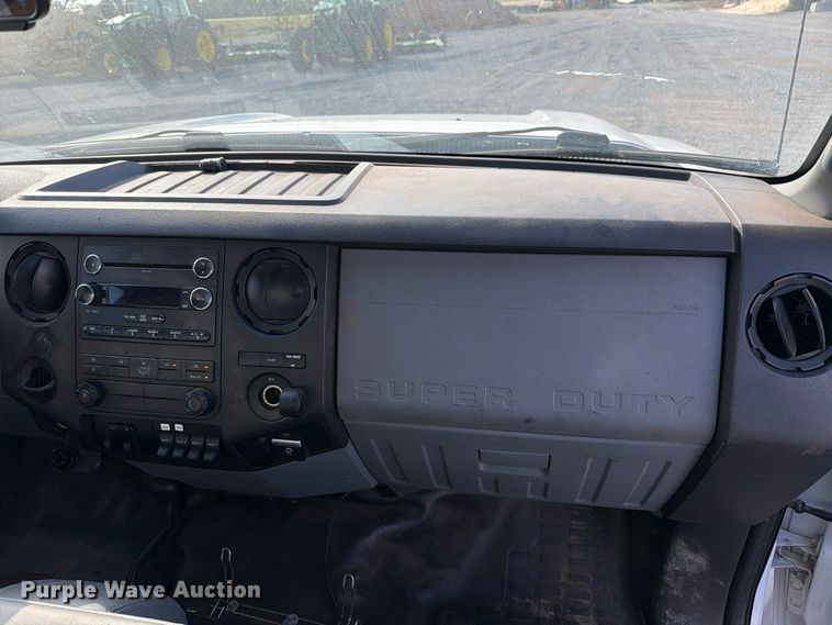 image for item EW7593 2015 Ford F550 Super Duty utility / service truck