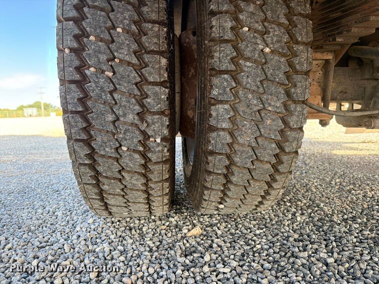 image for item EW7593 2015 Ford F550 Super Duty utility / service truck