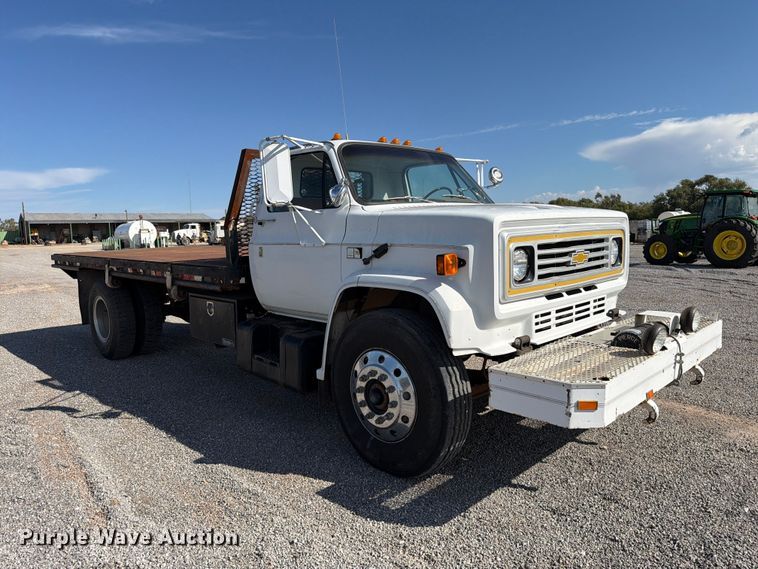 image for item EW7594 1988 Chevrolet C70 flatbed truck