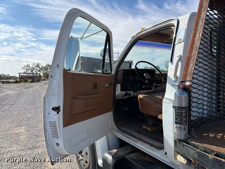 image for item EW7594 1988 Chevrolet C70 flatbed truck