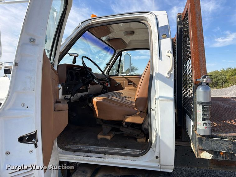 image for item EW7594 1988 Chevrolet C70 flatbed truck