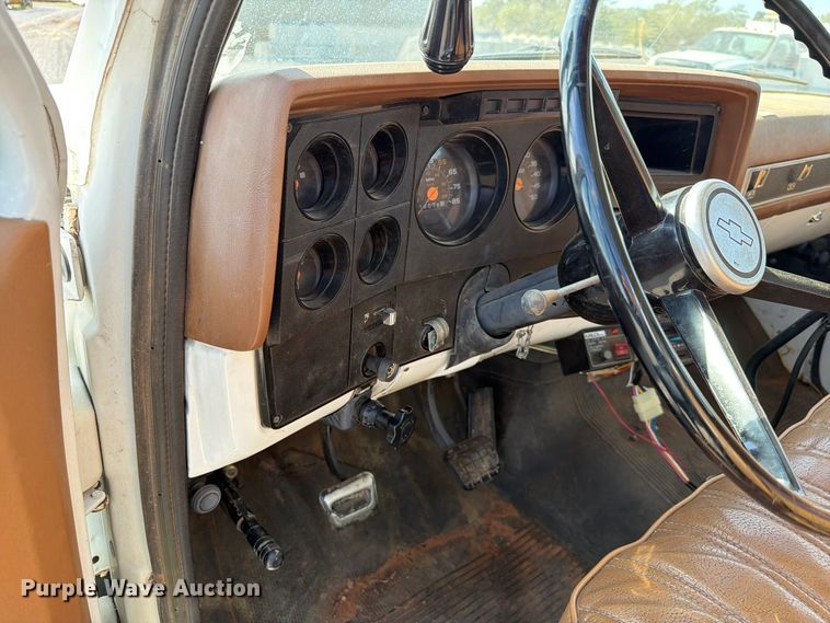 image for item EW7594 1988 Chevrolet C70 flatbed truck