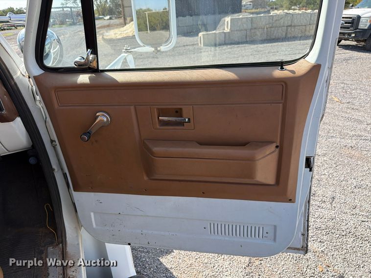 image for item EW7594 1988 Chevrolet C70 flatbed truck