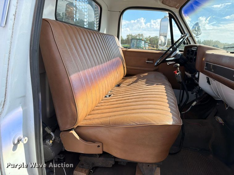 image for item EW7594 1988 Chevrolet C70 flatbed truck