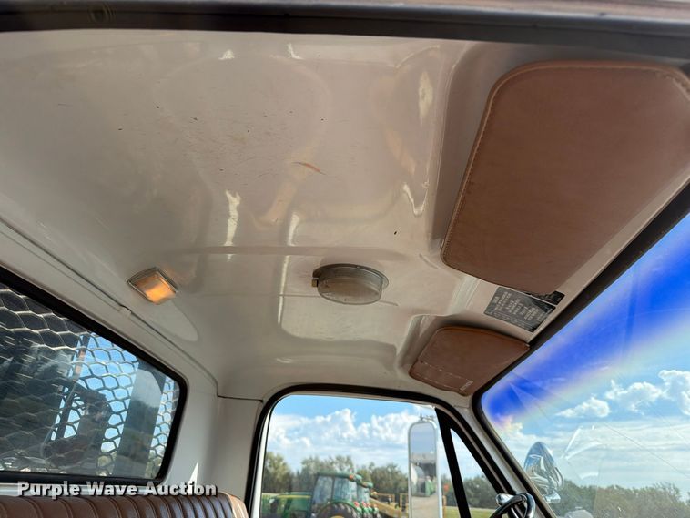 image for item EW7594 1988 Chevrolet C70 flatbed truck