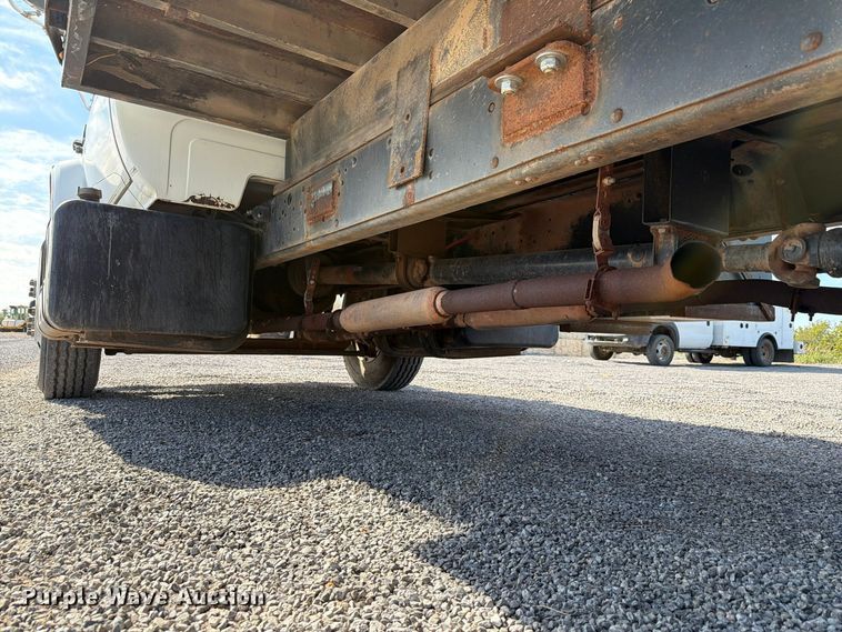 image for item EW7594 1988 Chevrolet C70 flatbed truck