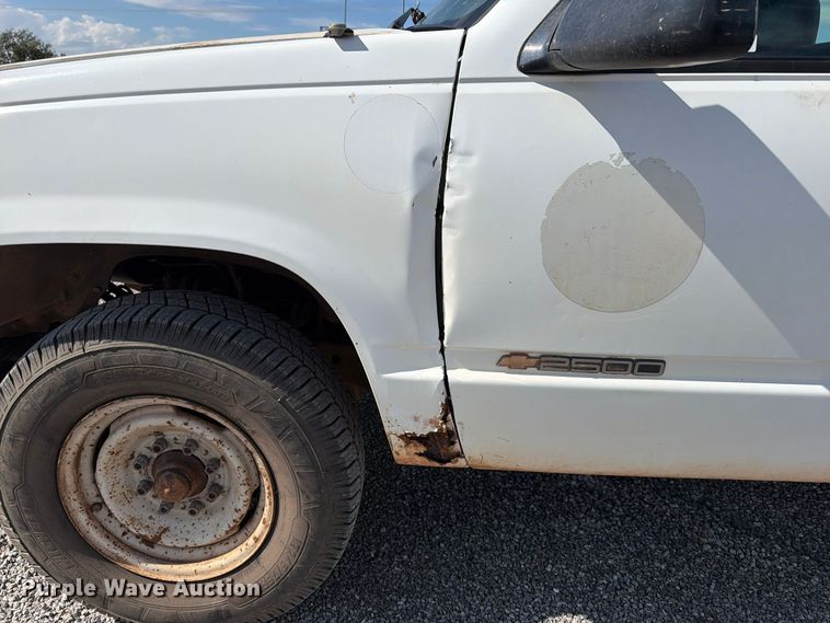 image for item EW7596 1998 Chevrolet C2500 pickup truck