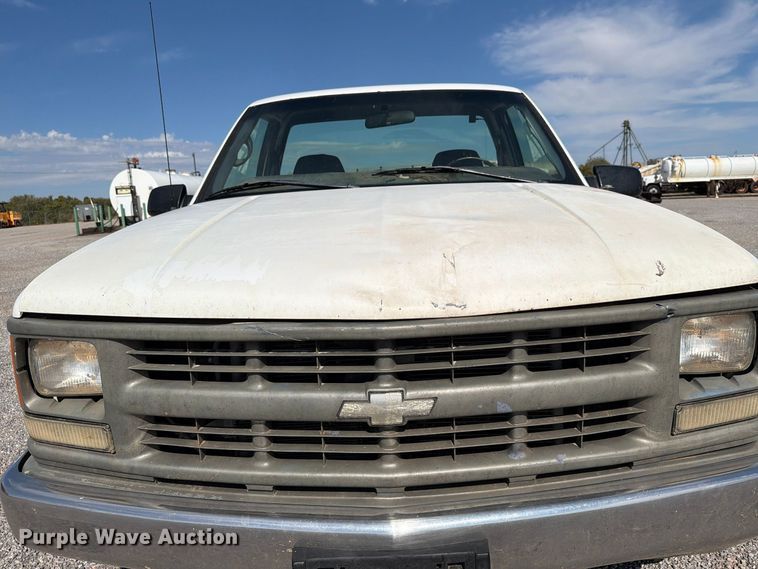 image for item EW7596 1998 Chevrolet C2500 pickup truck