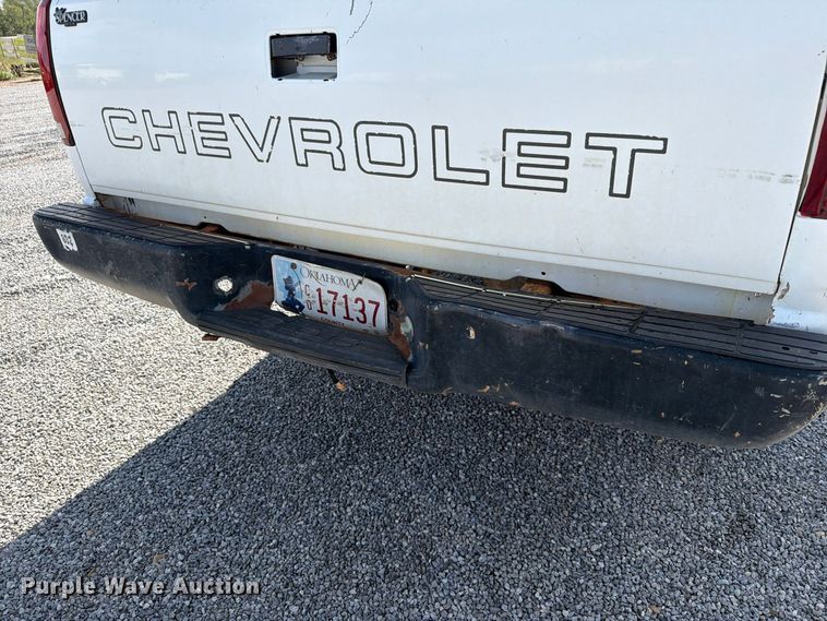 image for item EW7596 1998 Chevrolet C2500 pickup truck