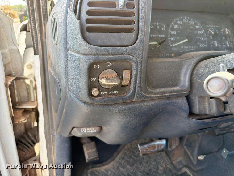 image for item EW7596 1998 Chevrolet C2500 pickup truck