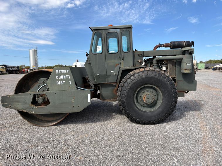 image for item EW7599 RayGo Inc. single drum vibratory roller