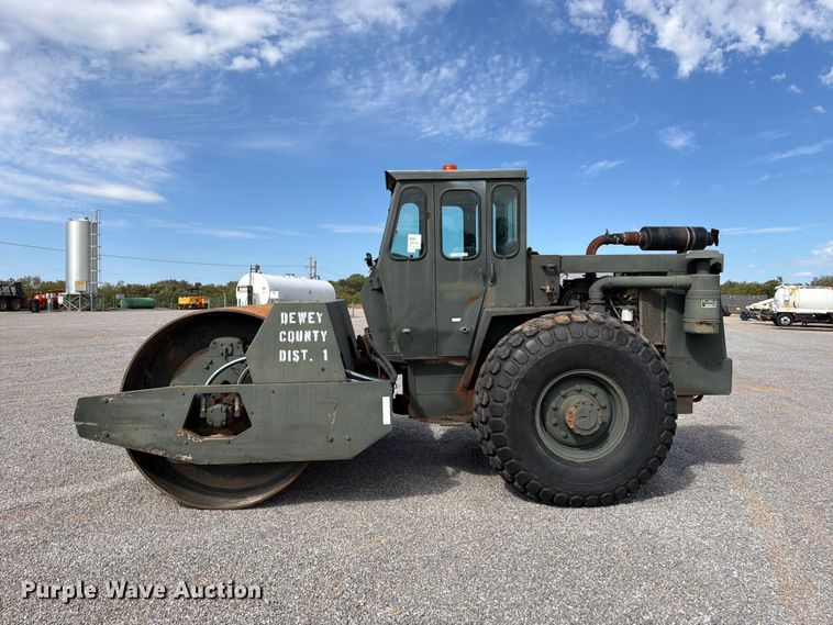RayGo Inc. single drum vibratory roller in Leedey, OK | Item EW7599 for ...