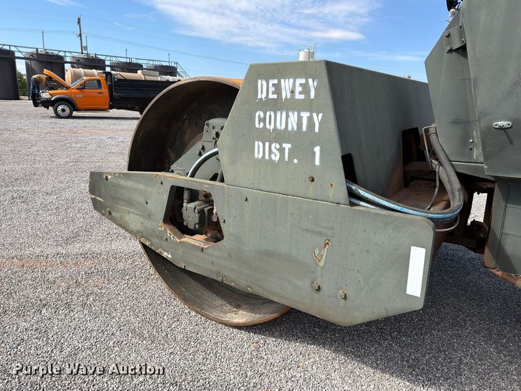 RayGo Inc. single drum vibratory roller in Leedey, OK | Item EW7599 for ...