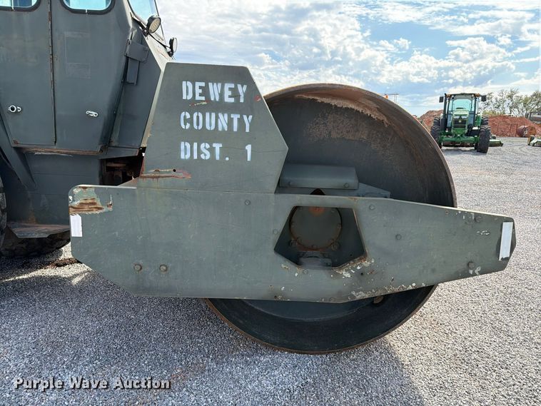 image for item EW7599 RayGo Inc. single drum vibratory roller