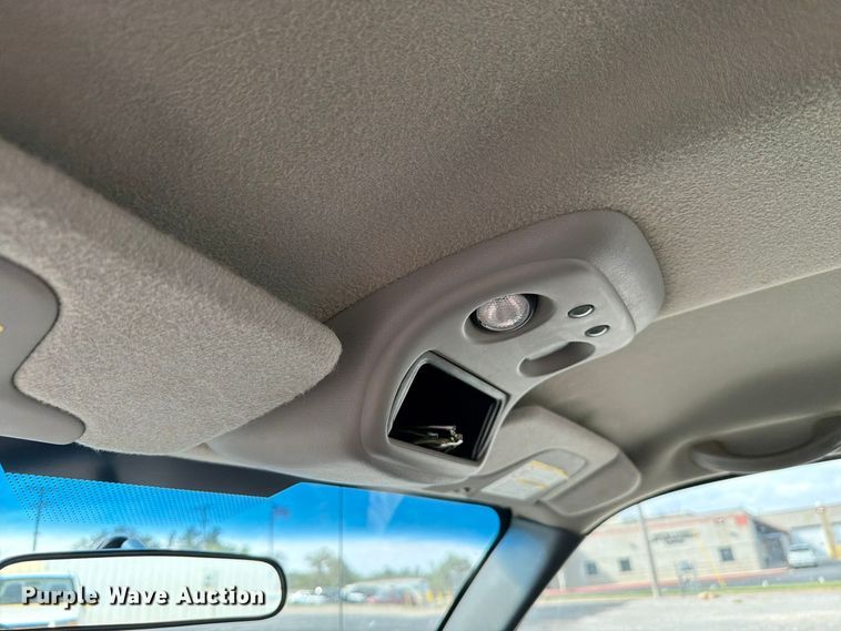 image for item EW7635 2001 Chevrolet Silverado Ext. Cab pickup truck