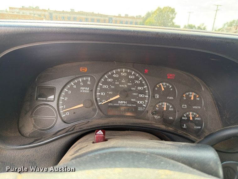 image for item EW7635 2001 Chevrolet Silverado Ext. Cab pickup truck