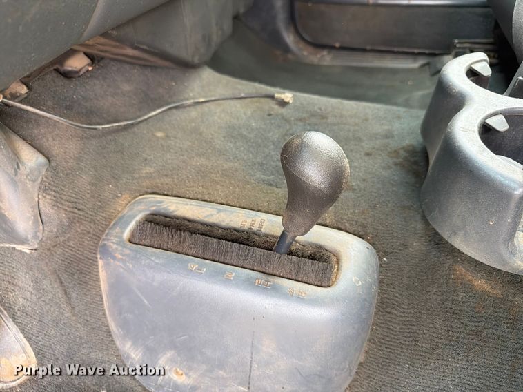 image for item EW7635 2001 Chevrolet Silverado Ext. Cab pickup truck
