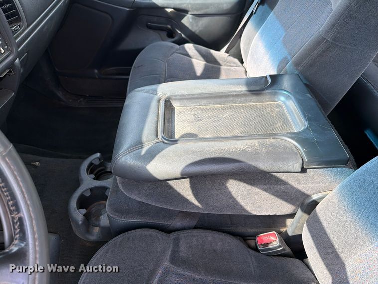 image for item EW7635 2001 Chevrolet Silverado Ext. Cab pickup truck