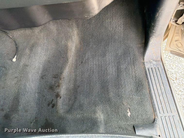 image for item EW7635 2001 Chevrolet Silverado Ext. Cab pickup truck