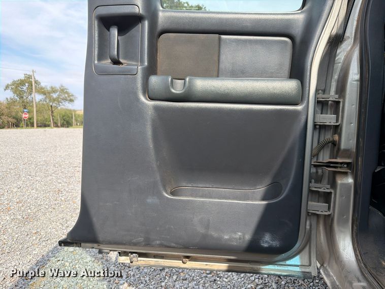 image for item EW7635 2001 Chevrolet Silverado Ext. Cab pickup truck