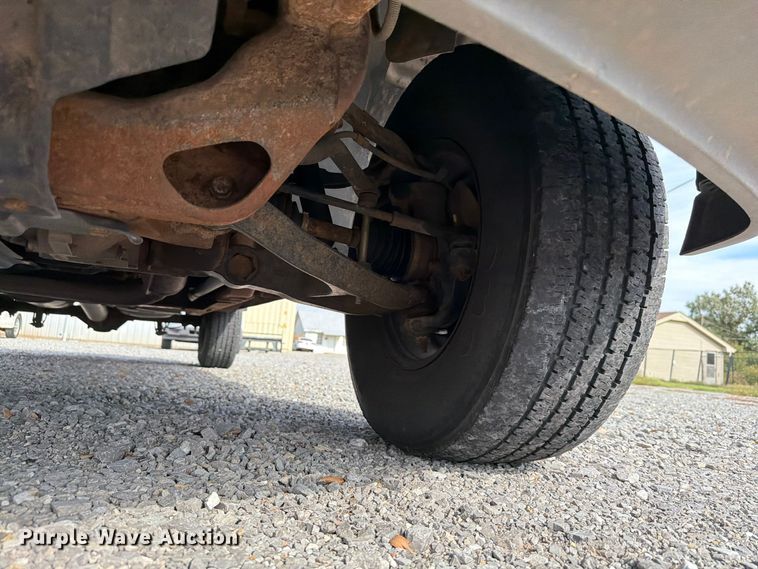 image for item EW7635 2001 Chevrolet Silverado Ext. Cab pickup truck