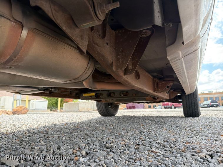 image for item EW7635 2001 Chevrolet Silverado Ext. Cab pickup truck