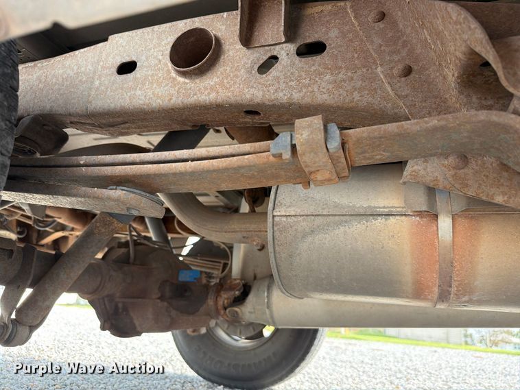 image for item EW7635 2001 Chevrolet Silverado Ext. Cab pickup truck