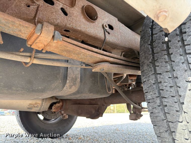 image for item EW7635 2001 Chevrolet Silverado Ext. Cab pickup truck