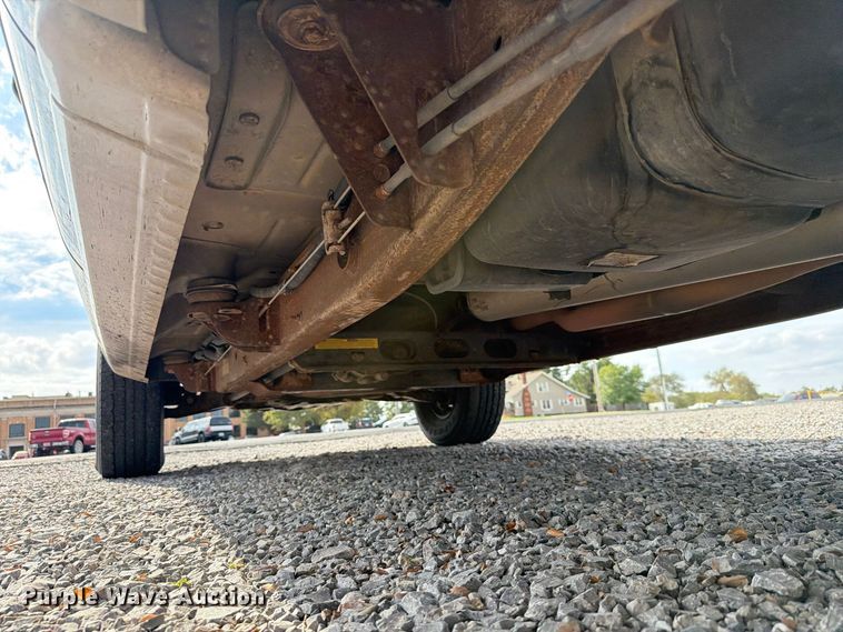 image for item EW7635 2001 Chevrolet Silverado Ext. Cab pickup truck
