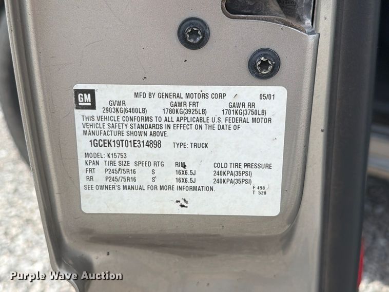 image for item EW7635 2001 Chevrolet Silverado Ext. Cab pickup truck