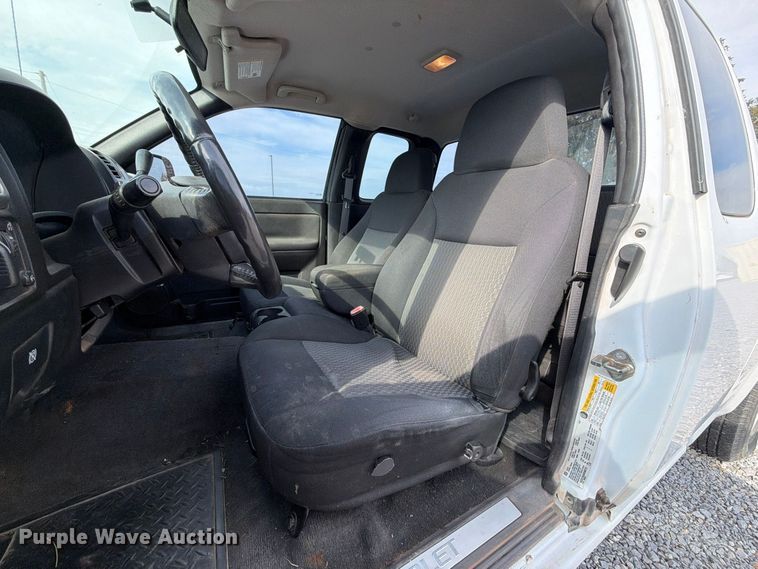 image for item EW7636 2007 Chevrolet Colorado Ext. Cab pickup truck