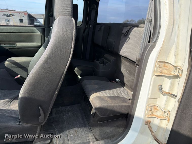 image for item EW7636 2007 Chevrolet Colorado Ext. Cab pickup truck