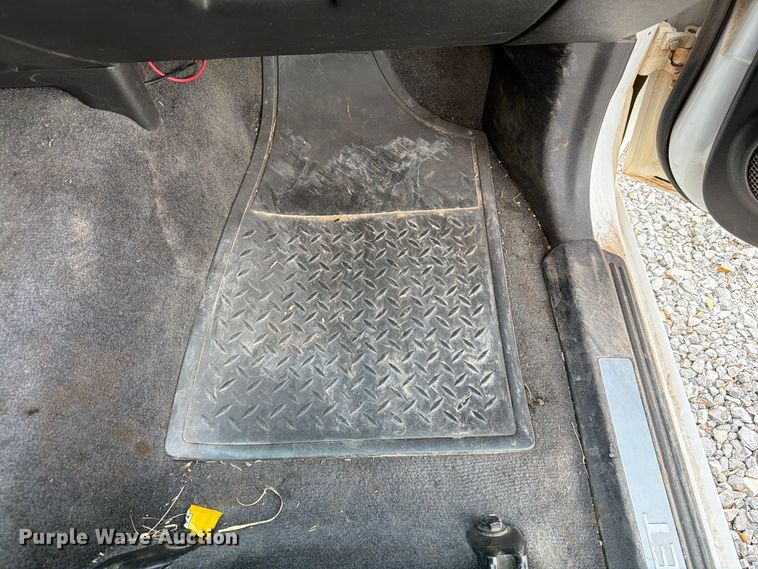 image for item EW7636 2007 Chevrolet Colorado Ext. Cab pickup truck
