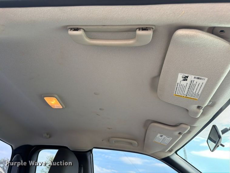image for item EW7636 2007 Chevrolet Colorado Ext. Cab pickup truck