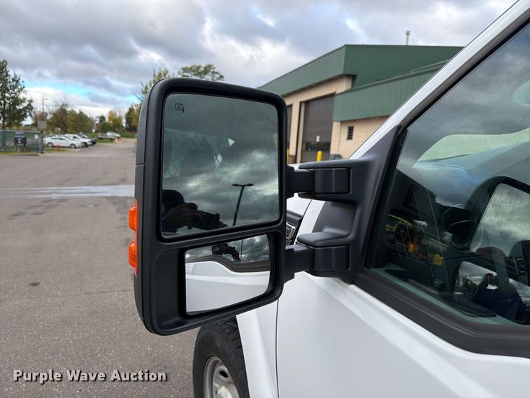 image for item EX1070 2011 Ford F250 Super Duty flatbed pickup truck
