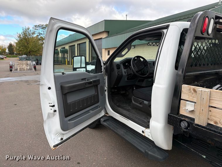 image for item EX1070 2011 Ford F250 Super Duty flatbed pickup truck