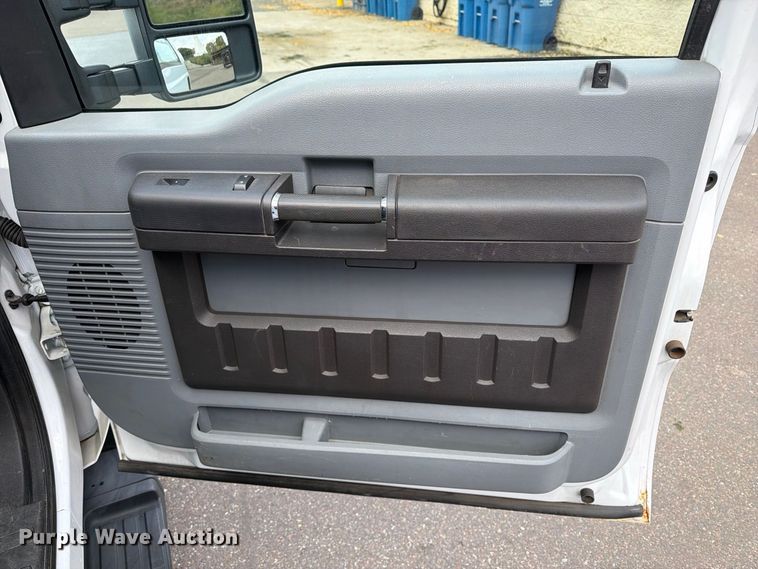 image for item EX1070 2011 Ford F250 Super Duty flatbed pickup truck