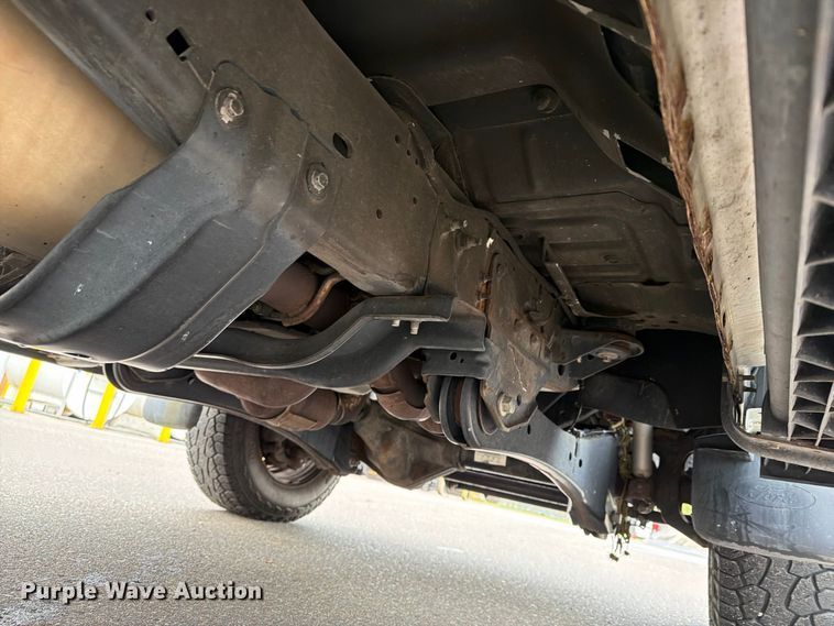 image for item EX1070 2011 Ford F250 Super Duty flatbed pickup truck