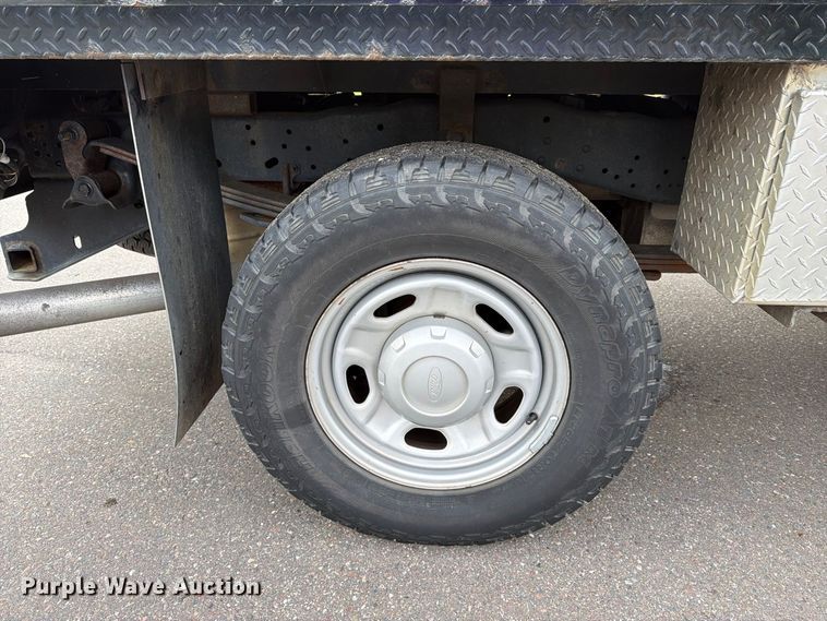 image for item EX1070 2011 Ford F250 Super Duty flatbed pickup truck